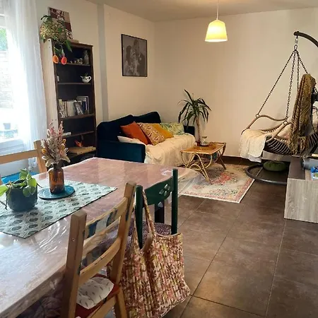 Maison Entiere 6 A 8 Personnes Au Mans Proche Circuit Homestay *