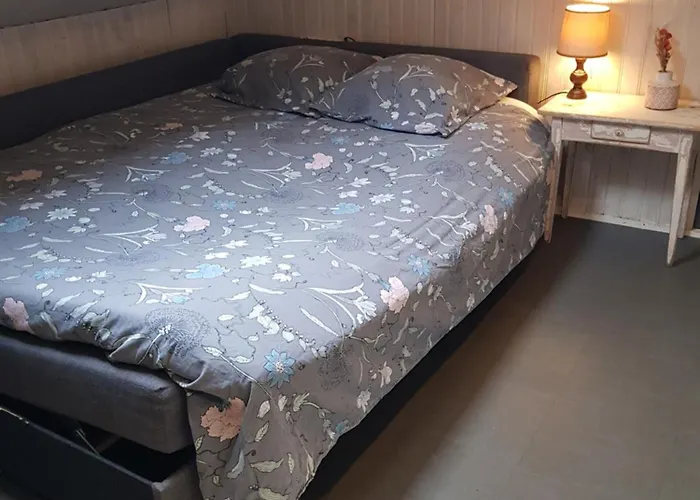 Quarto em Acomodações Particulares Maison Entière 6 à 8 Personnes Au Mans Proche Circuit